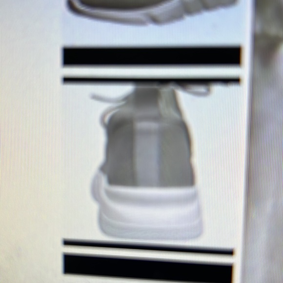 Madden hint  men sneakers nwb - Picture 3 of 4